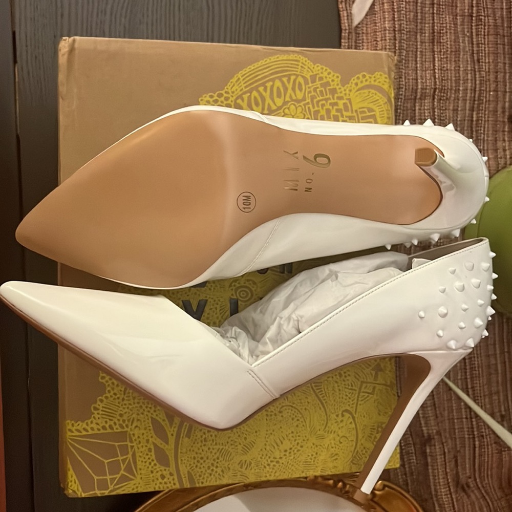 Heels - Picture 4 of 5
